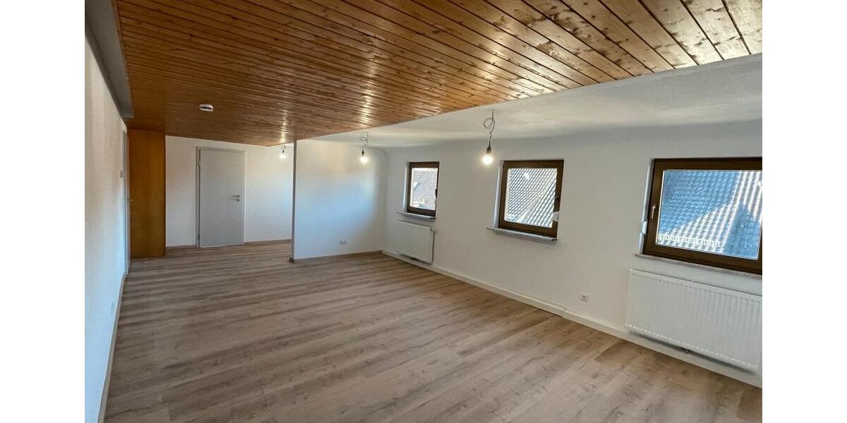 Etagenwohnung Weinstadt - 4 Zimmer, 80 m&sup2;, 1.450&euro; | Angebot:25569297