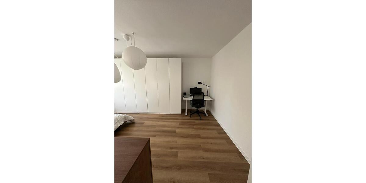 Dachgeschoßwohnung Stuttgart Degerloch - 2.5 Zimmer, 61 m&sup2;, 1.540&euro; | Angebot:25765747