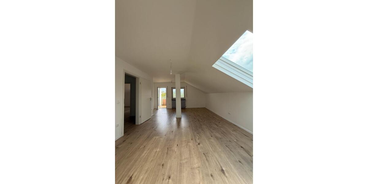 Etagenwohnung Kirchheim am Neckar - 4 Zimmer, 102 m&sup2;, 1.100&euro; | Angebot:27550072
