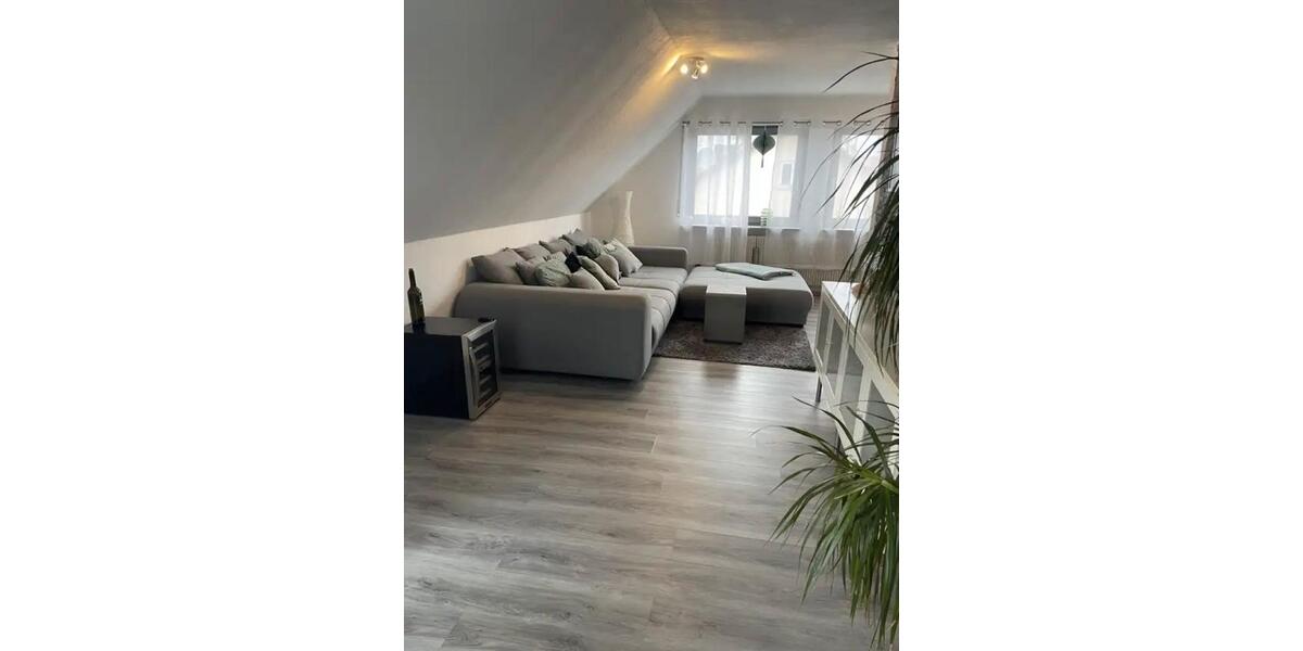 Dachgeschoßwohnung Winnenden - 3 Zimmer, 81 m&sup2;, 900&euro; | Angebot:26168639