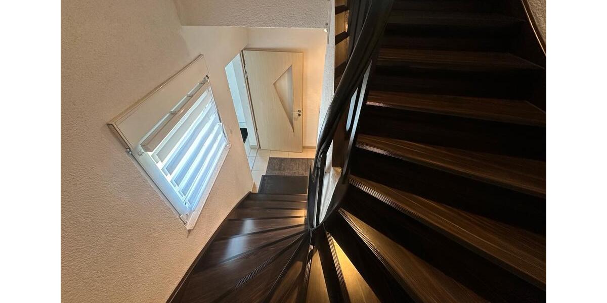 Einfamilienhaus Heilbronn Böckingen - 8 Zimmer, 168 m&sup2;, 550.000&euro; | Angebot:24843198