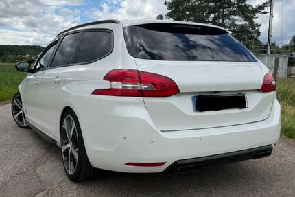 Peugeot 308 148.000 km 8.900 &euro; Renningen 71272