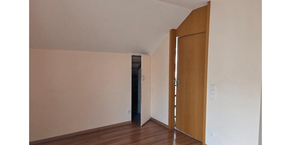 Dachgeschoßwohnung Plochingen - 3 Zimmer, 103 m&sup2;, 295.000&euro; | Angebot:26606972