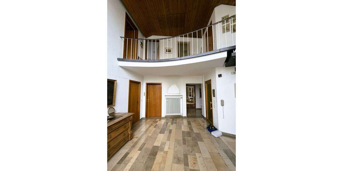 Einfamilienhaus Esslingen am Neckar Brühl - 7 Zimmer, 225 m&sup2;, 599.000&euro; | Angebot:27548839