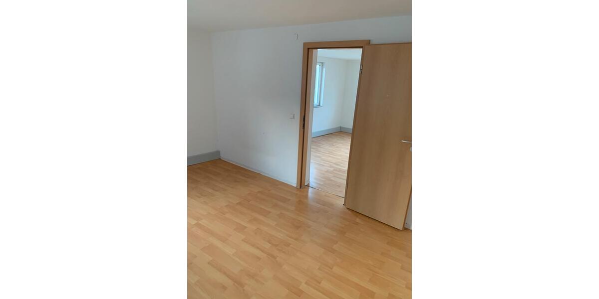 Etagenwohnung Pleidelsheim - 6 Zimmer, 110 m&sup2;, 1.450&euro; | Angebot:26432824