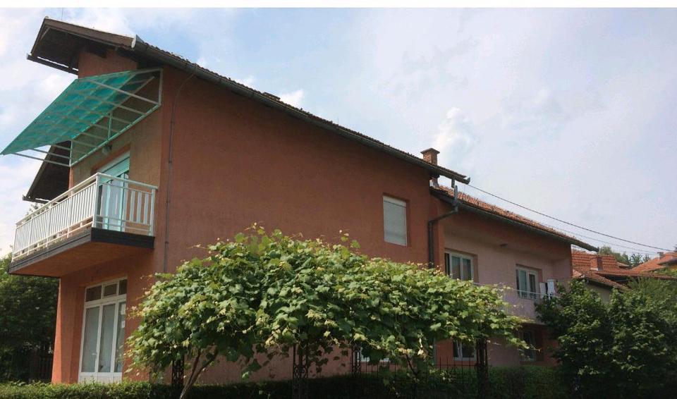 Einfamilienhaus Ludwigsburg Oßweil - 8 Zimmer, 260 m&sup2;, 165.000&euro; | Angebot:26026082