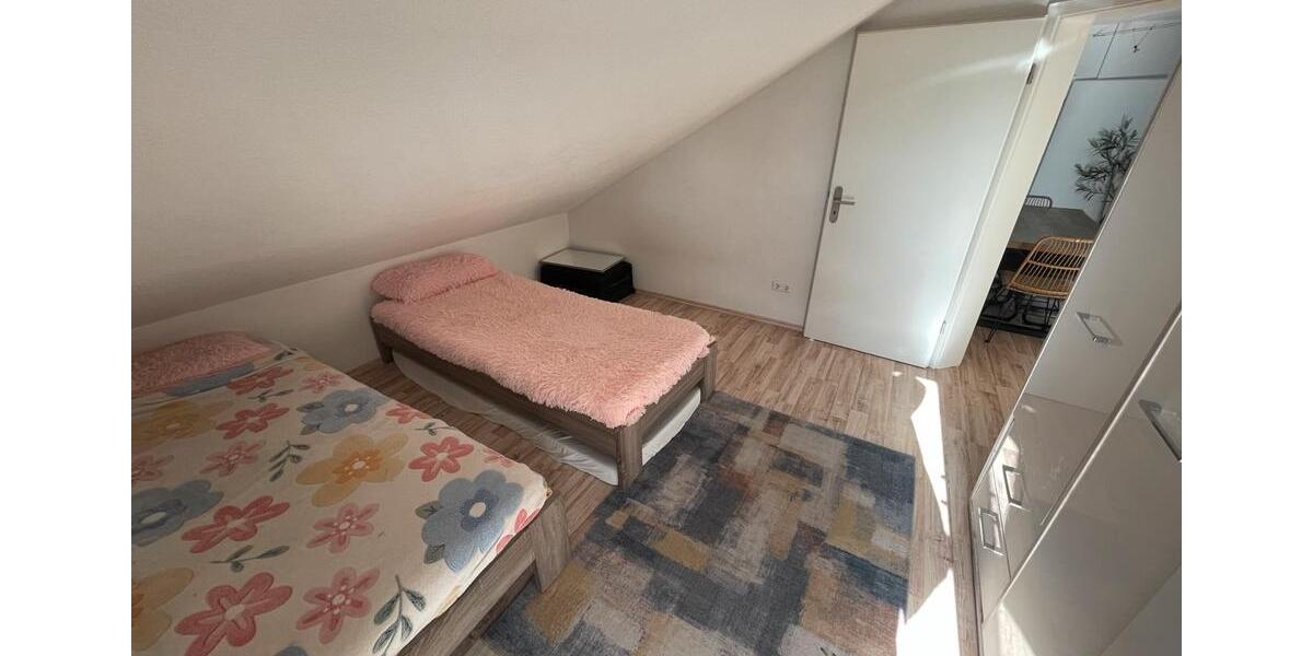 Dachgeschoßwohnung Waiblingen Bittenfeld - 4 Zimmer, 95 m&sup2;, 1.300&euro; | Angebot:26130369