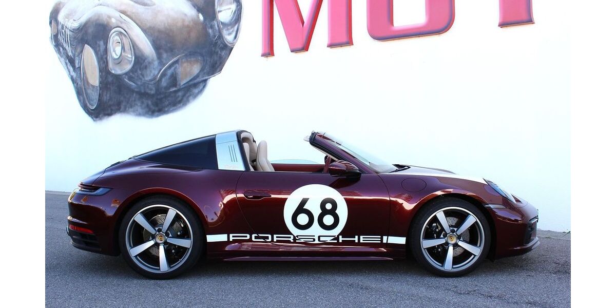 Porsche 992 2.700 km 229.950 &euro; Böblingen 71034