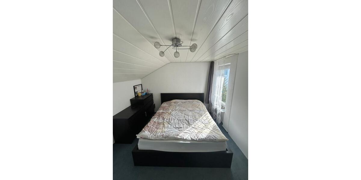 Dachgeschoßwohnung Sindelfingen - 3 Zimmer, 62 m&sup2;, 1.150&euro; | Angebot:25414574