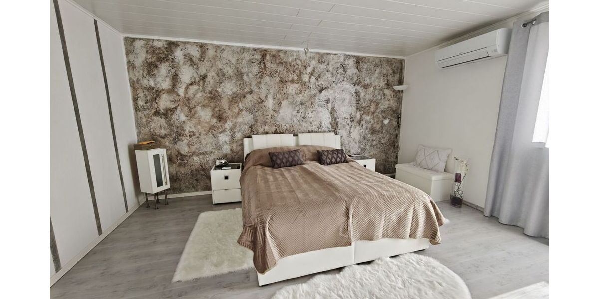 Starke Kapitalanlage - 5-Familienhaus mit Ausbaupotential - Mehrfamilienhaus, Wohnhaus Tiefenbronn | Angebot:24568753