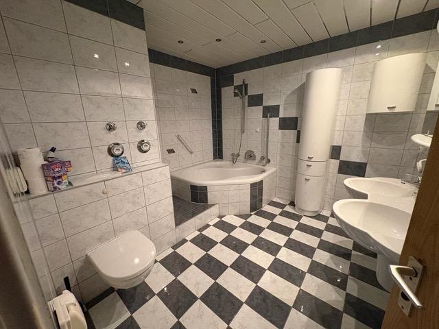Etagenwohnung Köngen - 3.5 Zimmer, 111 m&sup2;, 1.250&euro; | Angebot:27574927