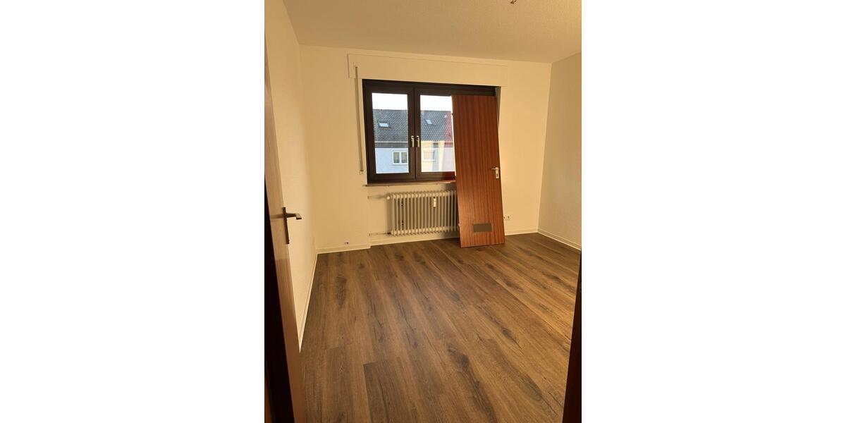 Etagenwohnung Ludwigsburg Oßweil - 3 Zimmer, 82 m&sup2;, 1.350&euro; | Angebot:27557568