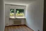 Freistehendes Einfamilienhaus mit 2 Wohnungen an Obstbaumwiesen Massiv mit großem Grundstück - Einfamilienhaus Sersheim | Angebot:27473508