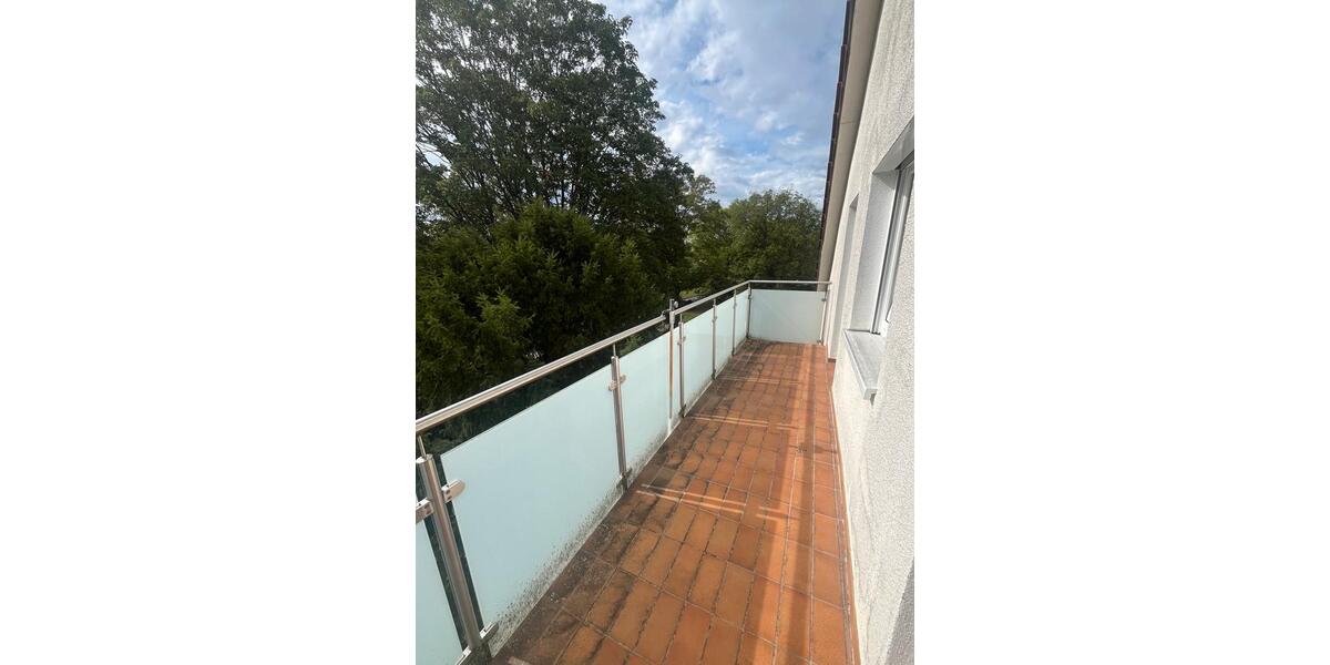 Dachgeschoßwohnung Stuttgart Fasanenhof-Ost - 4 Zimmer, 87 m&sup2;, 1.200&euro; | Angebot:27565813