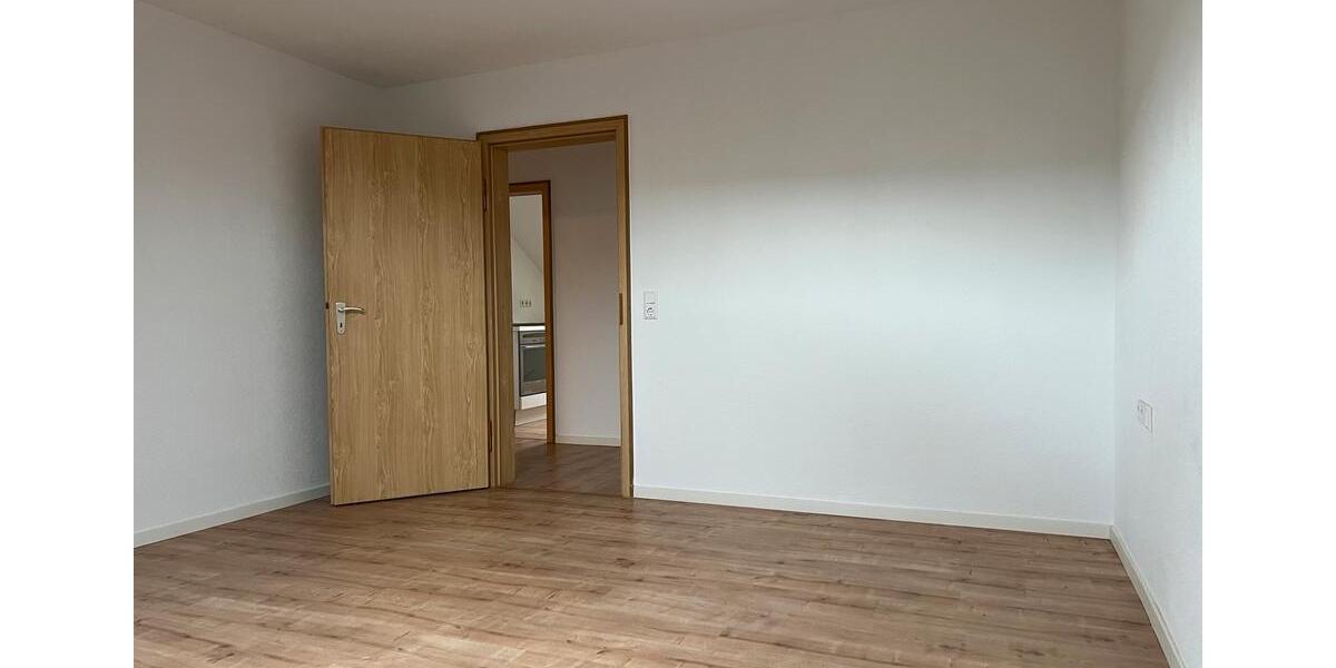 Dachgeschoßwohnung Remshalden - 3 Zimmer, 80 m&sup2;, 1.030&euro; | Angebot:26417226