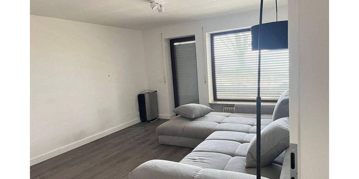 Reihenmittelhaus Stuttgart Nord - 7 Zimmer, 183 m&sup2;, 2.725&euro; | Angebot:26926626