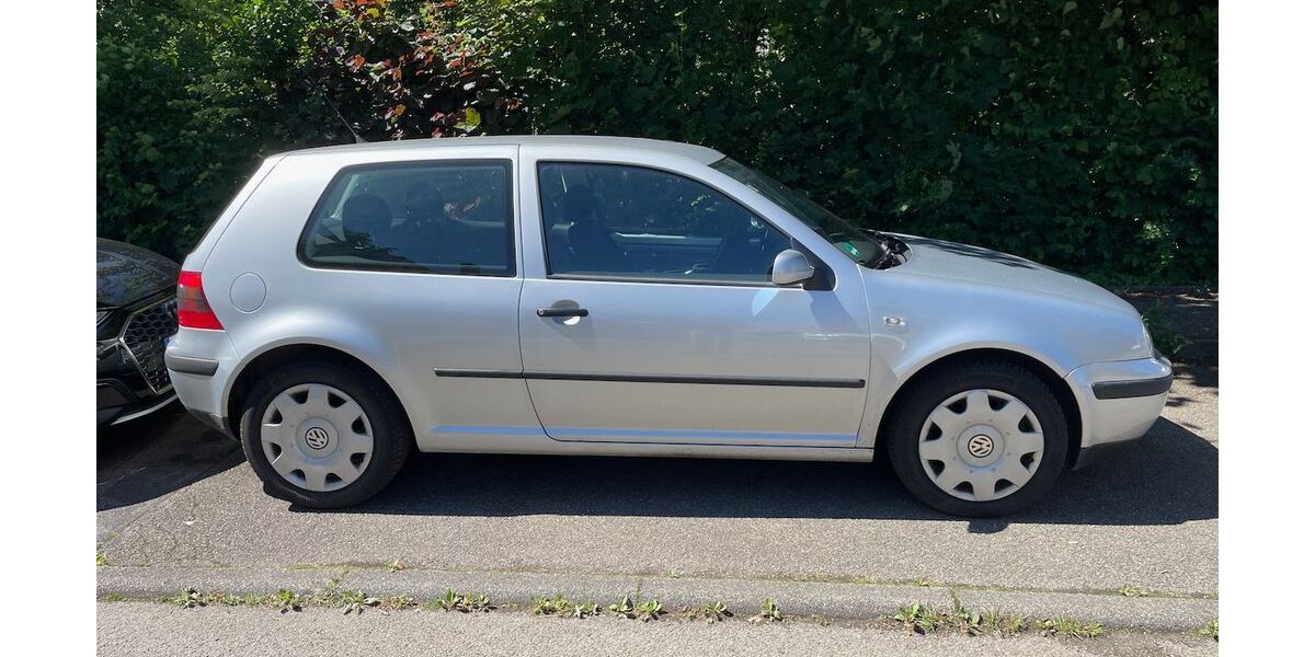 VW Golf 14.000 km 6.500 &euro; Möglingen 71696
