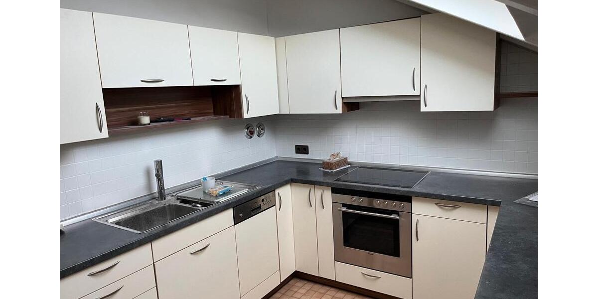 Dachgeschoßwohnung Winnenden - 3.5 Zimmer, 81 m&sup2;, 1.200&euro; | Angebot:27535944