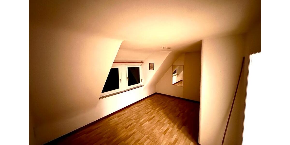 Doppelhaushälfte Böblingen - 4 Zimmer, 125 m&sup2;, 450.000&euro; | Angebot:24839417