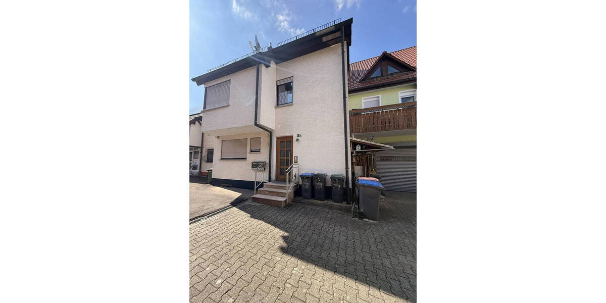 Reihenmittelhaus Renningen - 7 Zimmer, 155 m&sup2;, 630.000&euro; | Angebot:26090020