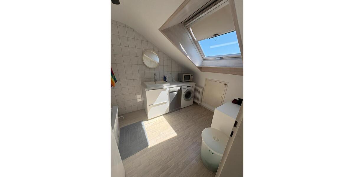 Dachgeschoßwohnung Stuttgart Feuerbach - 2.5 Zimmer, 35 m&sup2;, 169.000&euro; | Angebot:26984824