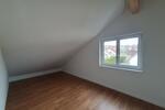 Dachgeschoßwohnung Winnenden - 4 Zimmer, 130 m&sup2;, 1.675&euro; | Angebot:27565836