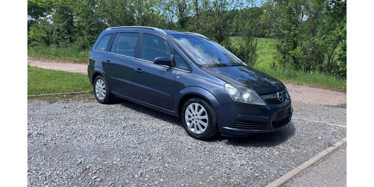 Opel Zafira 204.000 km 2.800 &euro; Illingen/Schützingen 75428