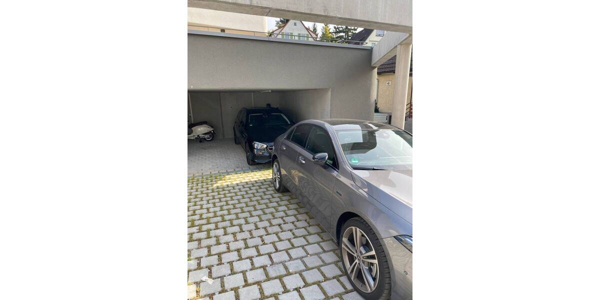 Etagenwohnung Stuttgart Uhlbach - 4 Zimmer, 126 m&sup2;, 2.100&euro; | Angebot:25971337