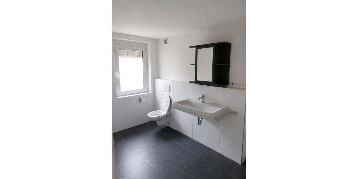 Erdgeschoßwohnung Esslingen am Neckar Brühl - 3.5 Zimmer, 98 m&sup2;, 1.450&euro; | Angebot:27553281