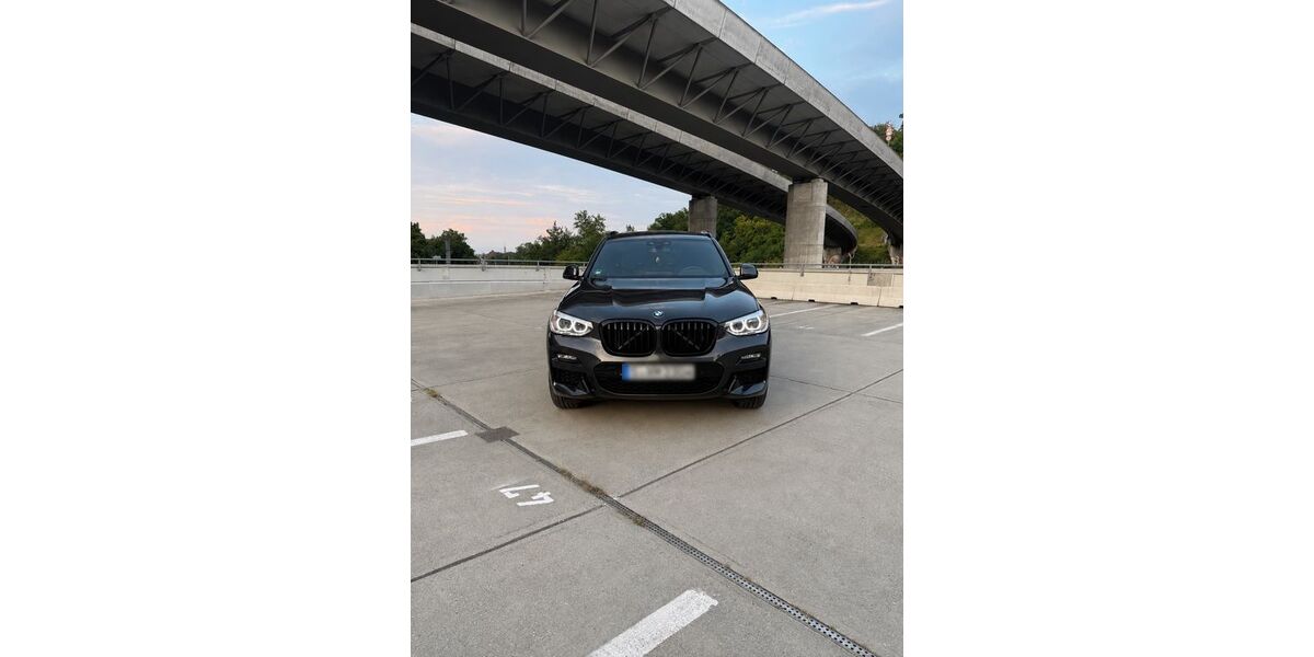 BMW X3 106.500 km 36.500 &euro; Stuttgart 70180