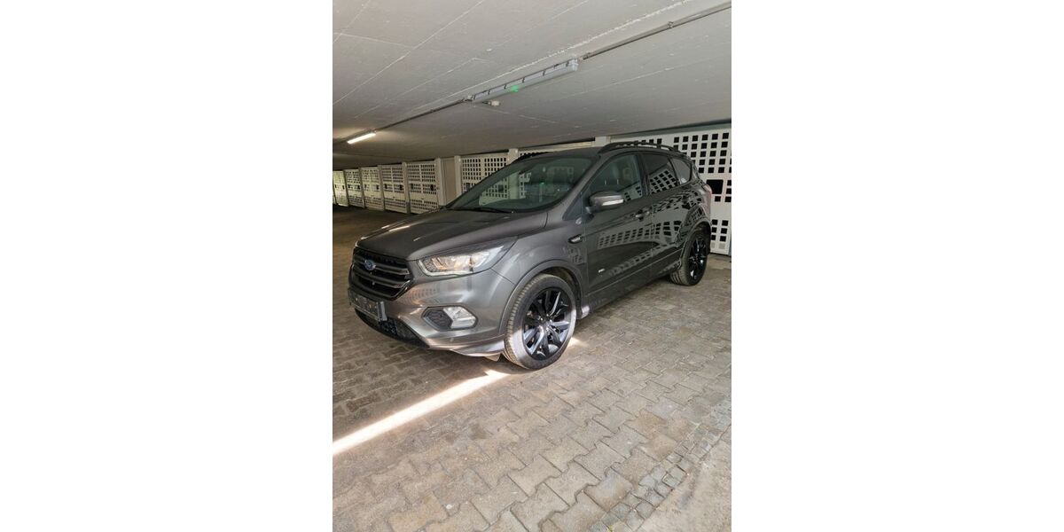 Ford Kuga 74.000 km 15.850 &euro; Böblingen 71032