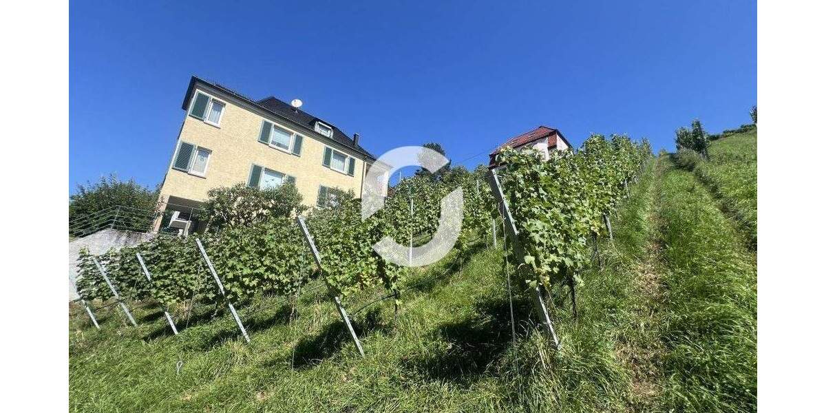 Einfamilienhaus Stuttgart Untertürkheim - 8 Zimmer, 700.000&euro; | Angebot:25743406