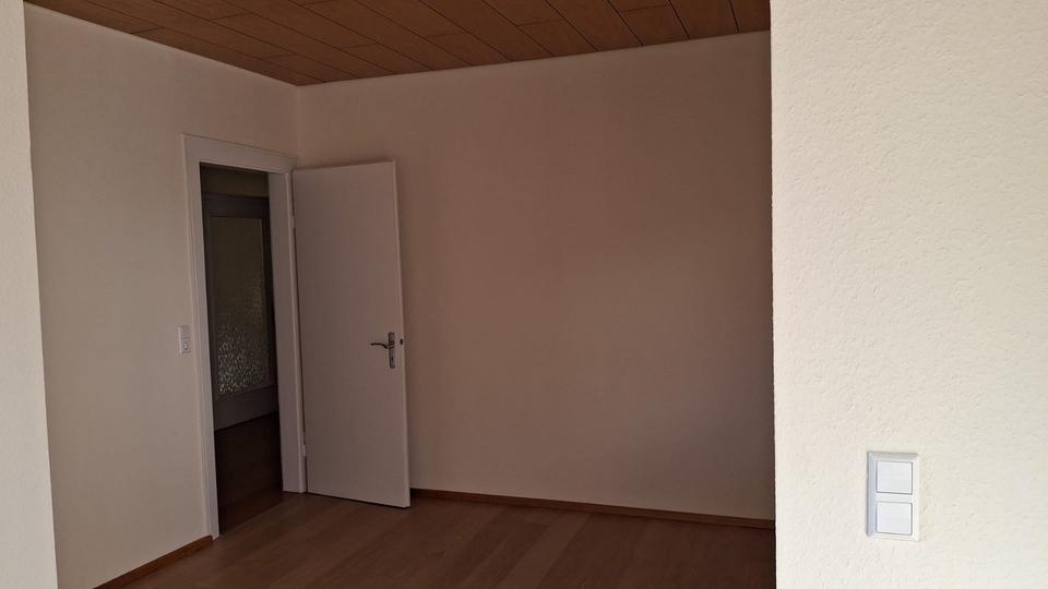 Etagenwohnung Heilbronn Horkheim - 4 Zimmer, 105 m&sup2;, 1.200&euro; | Angebot:27601314