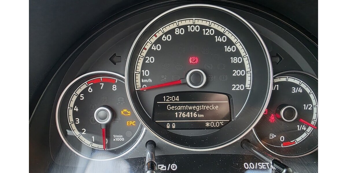 VW UP 176.500 km 6.100 &euro; Denkendorf 73770