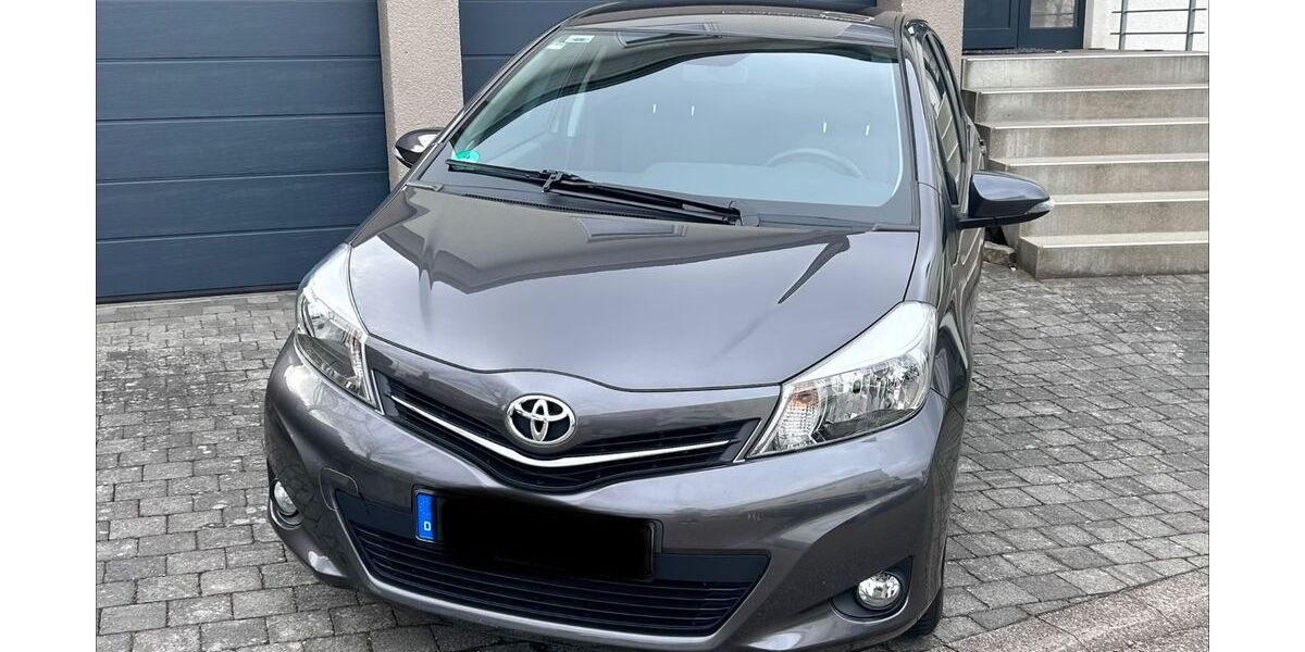 Toyota Yaris 51.000 km 9.999 &euro; Aichwald 73773