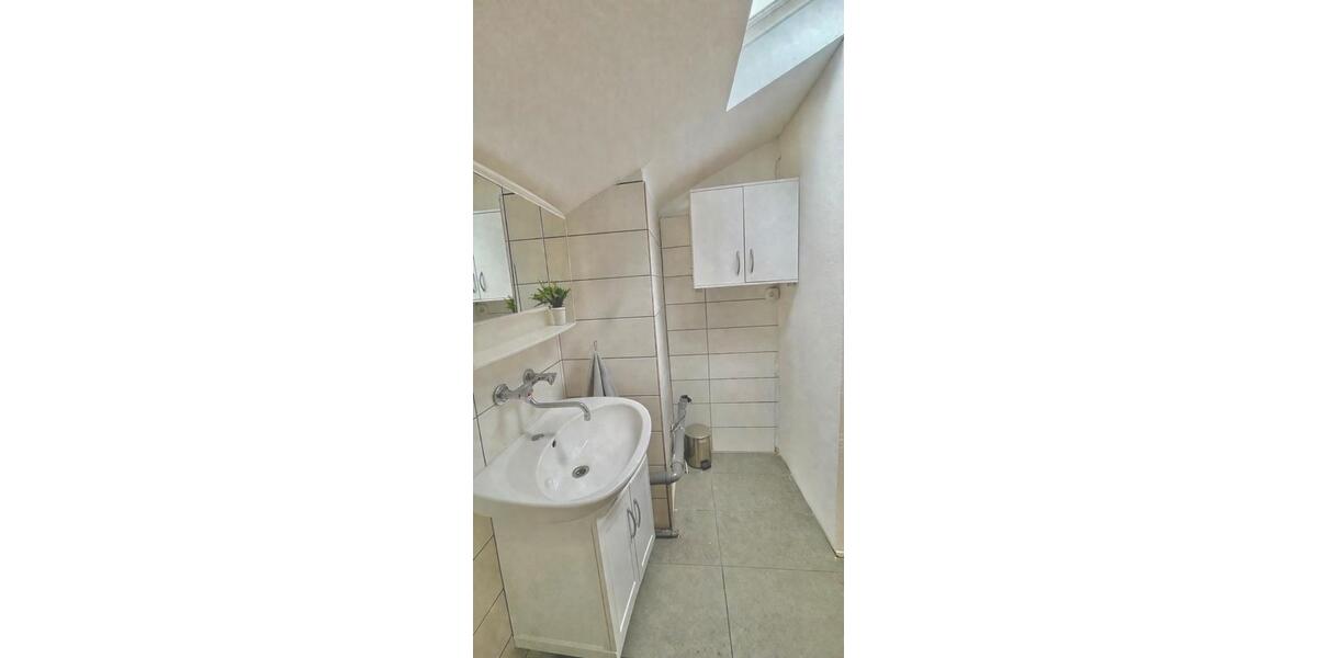 Dachgeschoßwohnung Fellbach Oeffingen - 2 Zimmer, 42 m&sup2;, 740&euro; | Angebot:25933800