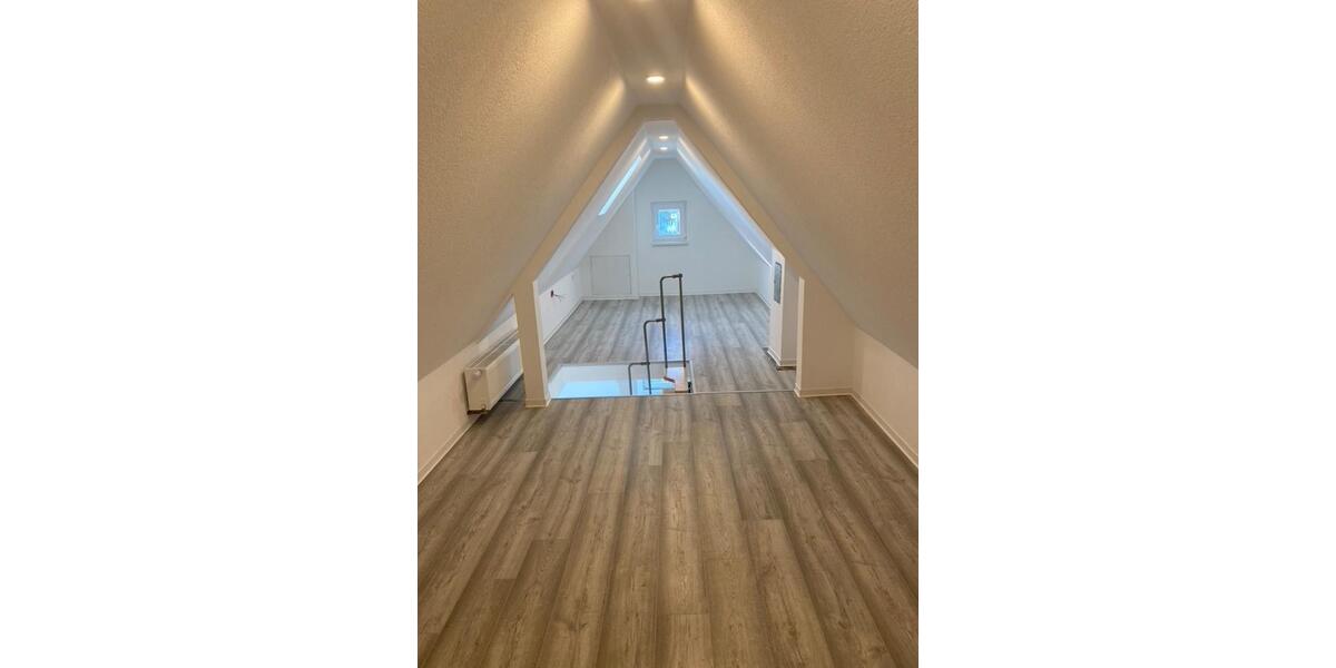 Dachgeschoßwohnung Ötisheim - 2.5 Zimmer, 50 m&sup2;, 1.050&euro; | Angebot:24846736