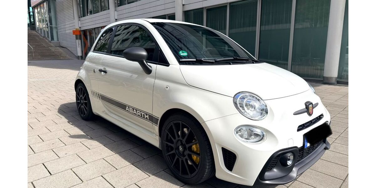 Abarth 695 4.999 km 30.400 &euro; Stuttgart 70173