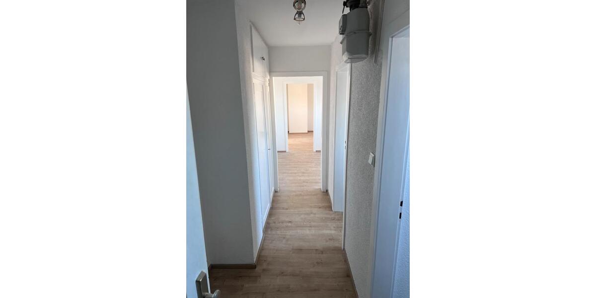 Dachgeschoßwohnung Stuttgart Mühlhausen - 3 Zimmer, 50 m&sup2;, 1.100&euro; | Angebot:25381702