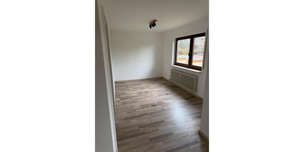 Erdgeschoßwohnung Stuttgart Luginsland - 3.5 Zimmer, 101 m&sup2;, 1.650&euro; | Angebot:25935956