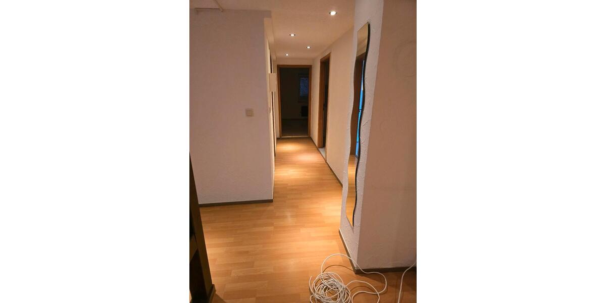 Dachgeschoßwohnung Wernau (Neckar) - 5 Zimmer, 120 m&sup2;, 1.550&euro; | Angebot:26129560