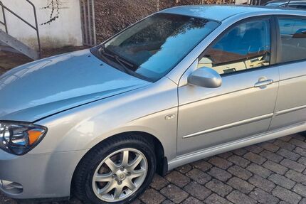 Kia Cerato 97.600 km 1.999 &euro; Untergruppenbach 74199