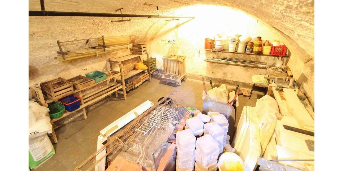 Mehrfamilienhaus, Wohnhaus Stuttgart Heumaden - 9 Zimmer, 398.000&euro; | Angebot:25958075