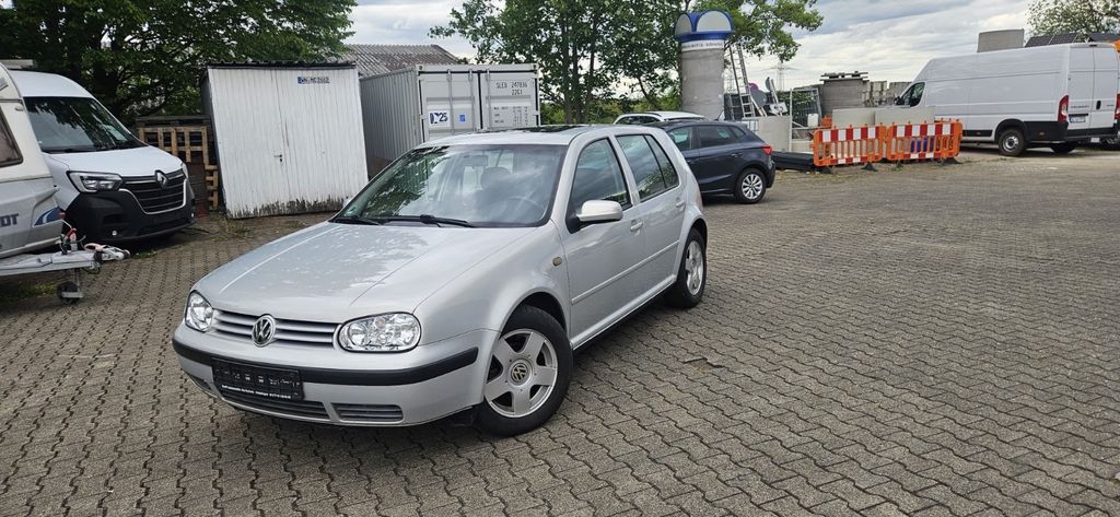 VW Golf 104.783 km 3.450 &euro; Waiblingen Neustadt ( 15 km von Stuttgart ) 71336