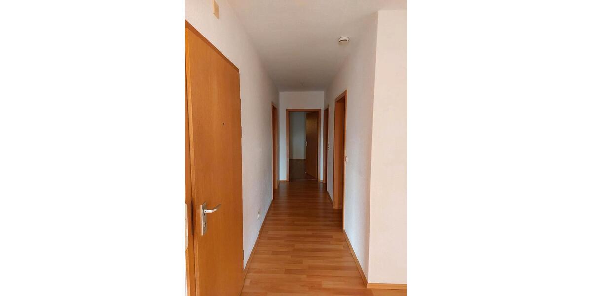 Erdgeschoßwohnung Marbach am Neckar - 4 Zimmer, 121 m&sup2;, 1.290&euro; | Angebot:26385529