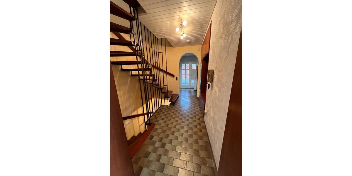 Reihenhaus Affalterbach - 6 Zimmer, 180 m&sup2;, 490.000&euro; | Angebot:25151231