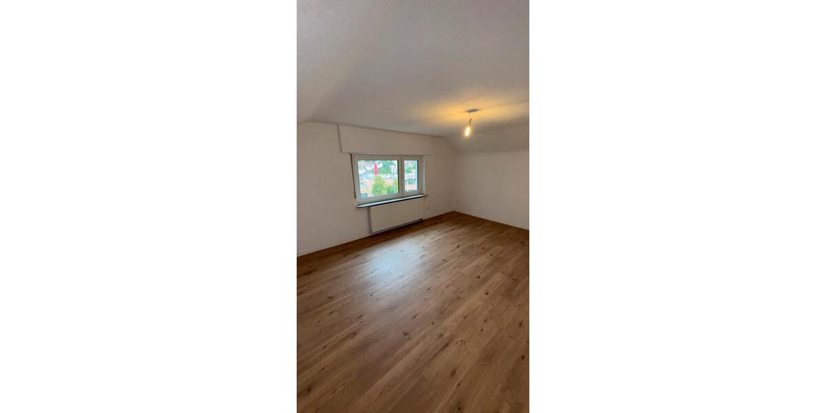 Dachgeschoßwohnung Ludwigsburg Eglosheim - 3 Zimmer, 48 m&sup2;, 890&euro; | Angebot:27540321