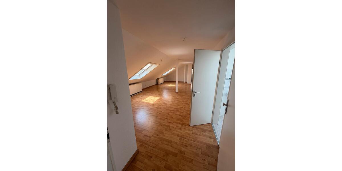 Dachgeschoßwohnung Winnenden - 3 Zimmer, 65 m&sup2;, 920&euro; | Angebot:27535615