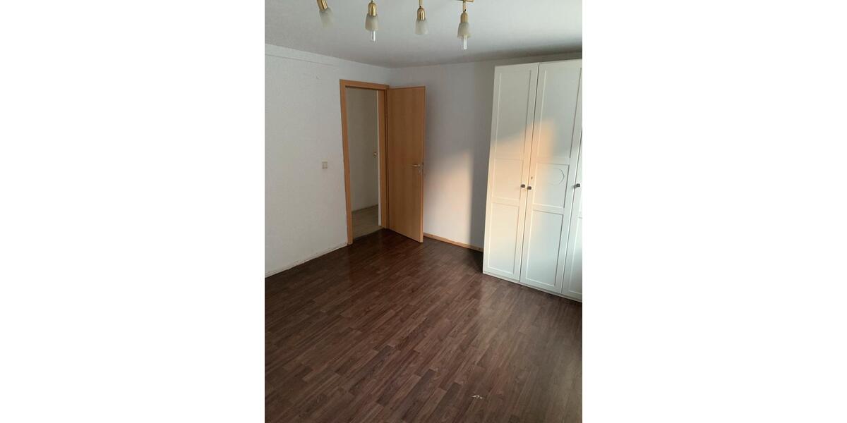 Etagenwohnung Pleidelsheim - 6 Zimmer, 110 m&sup2;, 1.450&euro; | Angebot:26432824