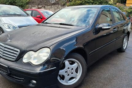 Mercedes-Benz C 220 138.000 km 5.900 &euro; Stuttgart 70195